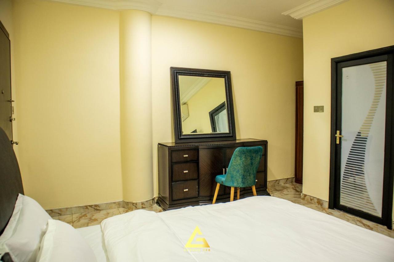 George Vee Hotel Ltd คูมาซี ภายนอก รูปภาพ