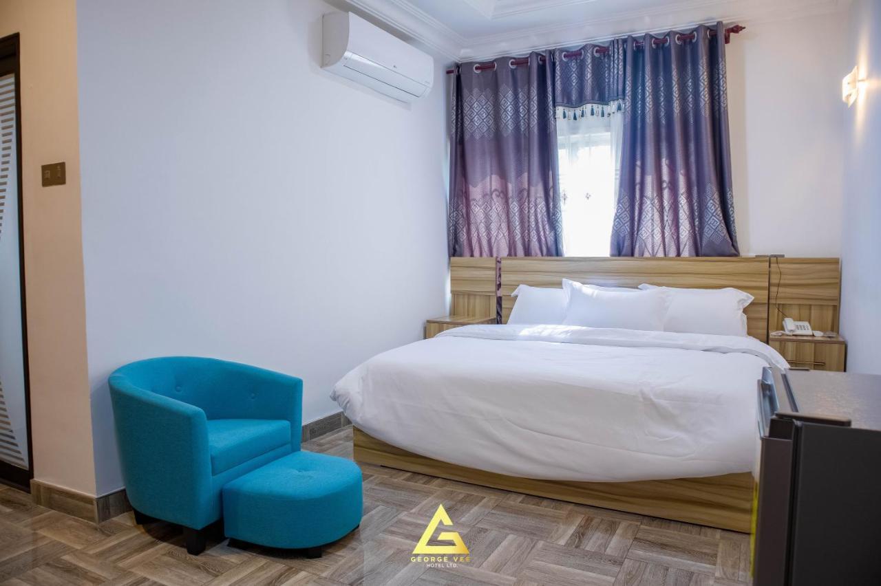 George Vee Hotel Ltd คูมาซี ภายนอก รูปภาพ