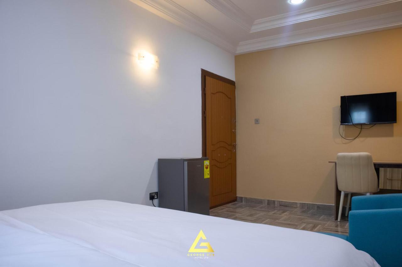 George Vee Hotel Ltd คูมาซี ภายนอก รูปภาพ
