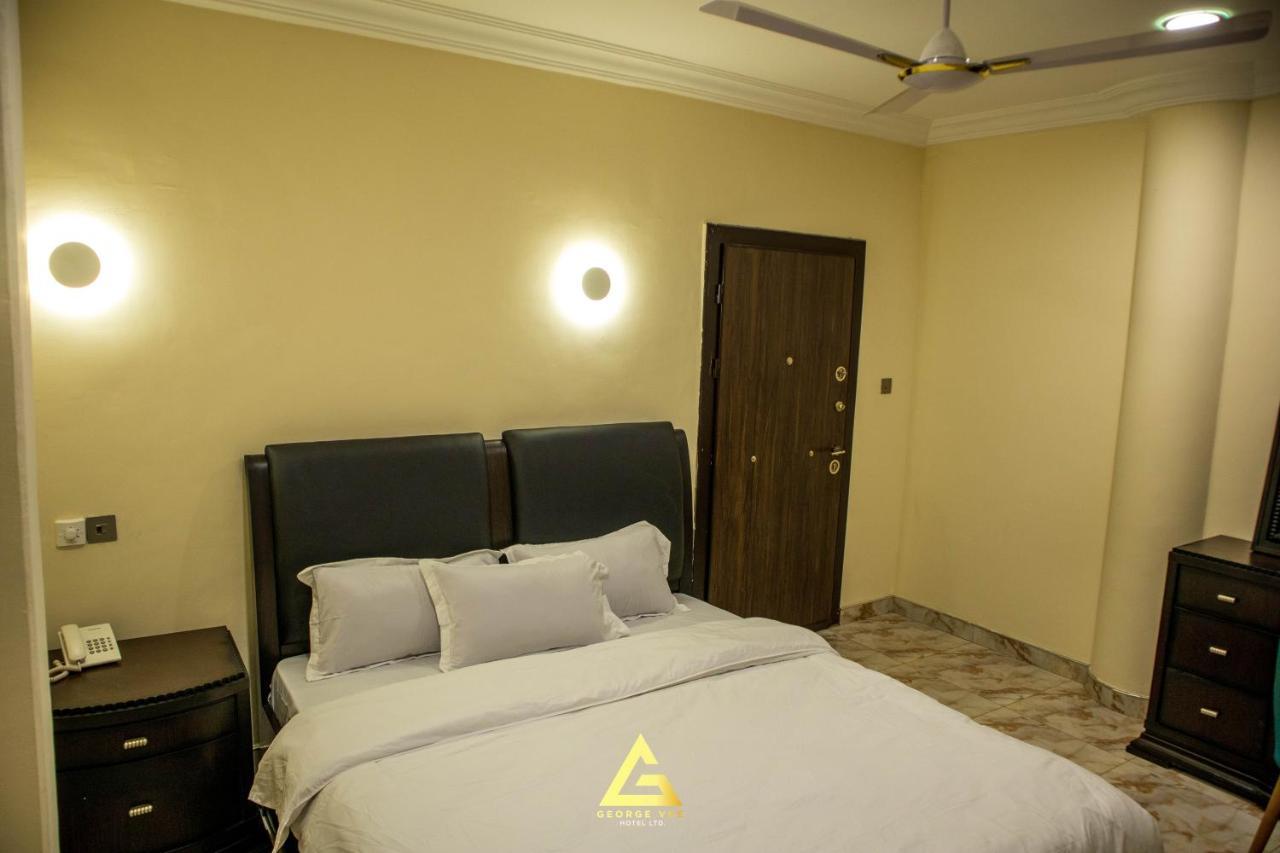 George Vee Hotel Ltd คูมาซี ภายนอก รูปภาพ