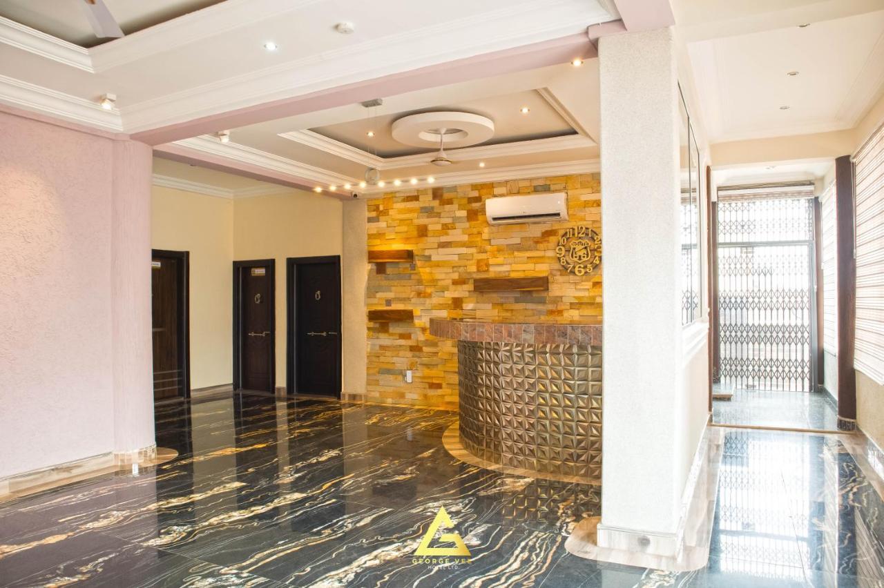 George Vee Hotel Ltd คูมาซี ภายนอก รูปภาพ